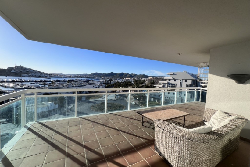 Ático con solárium privado en Paseo Marítimo